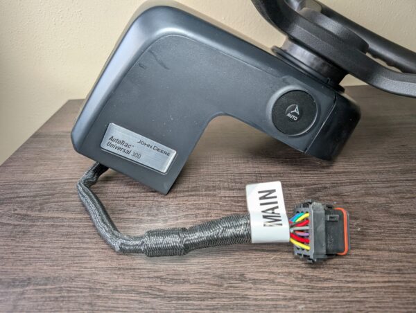 John Deere™ AutoTracTM Universal 300 - Image 4